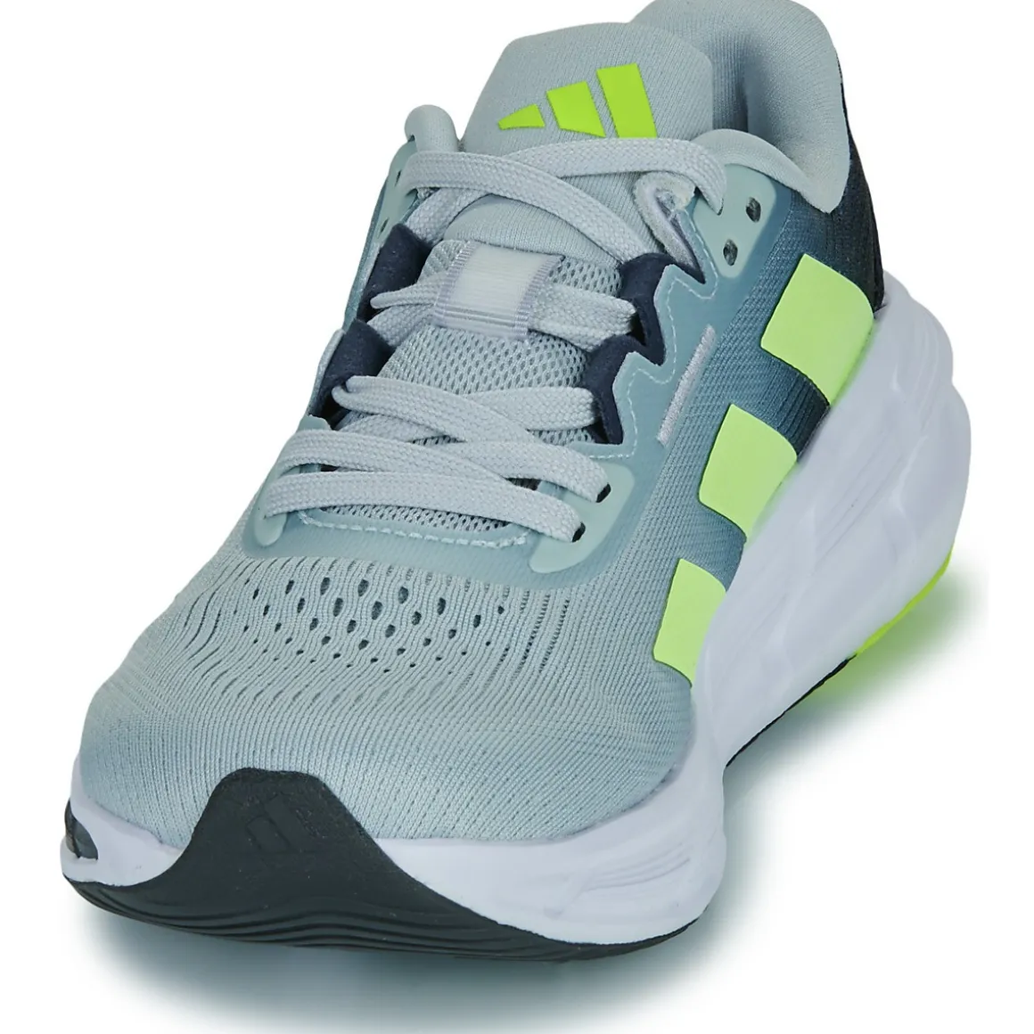 adidas QUESTAR 3 M