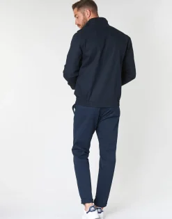 Jakker Lyle & Scott