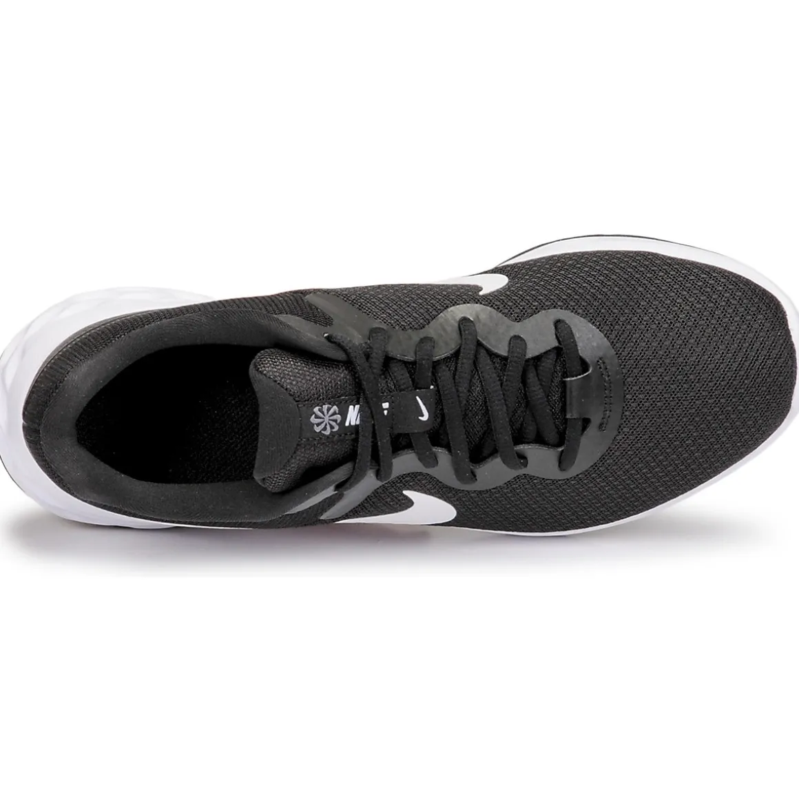 Nike Revolution 6