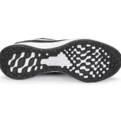 Nike Revolution 6