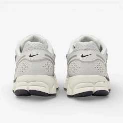 Nike Zoom Vomero 5 Photon Dust