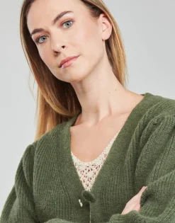 Veste / Cardigans Betty London
